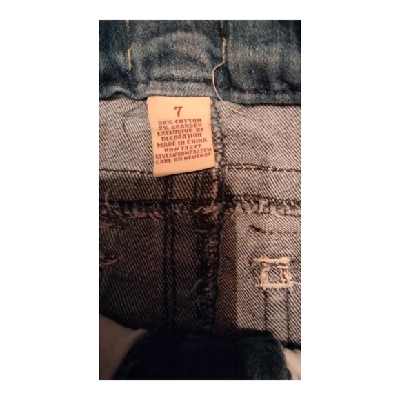 Mudd Capri Jeans - Picture 3 of 3